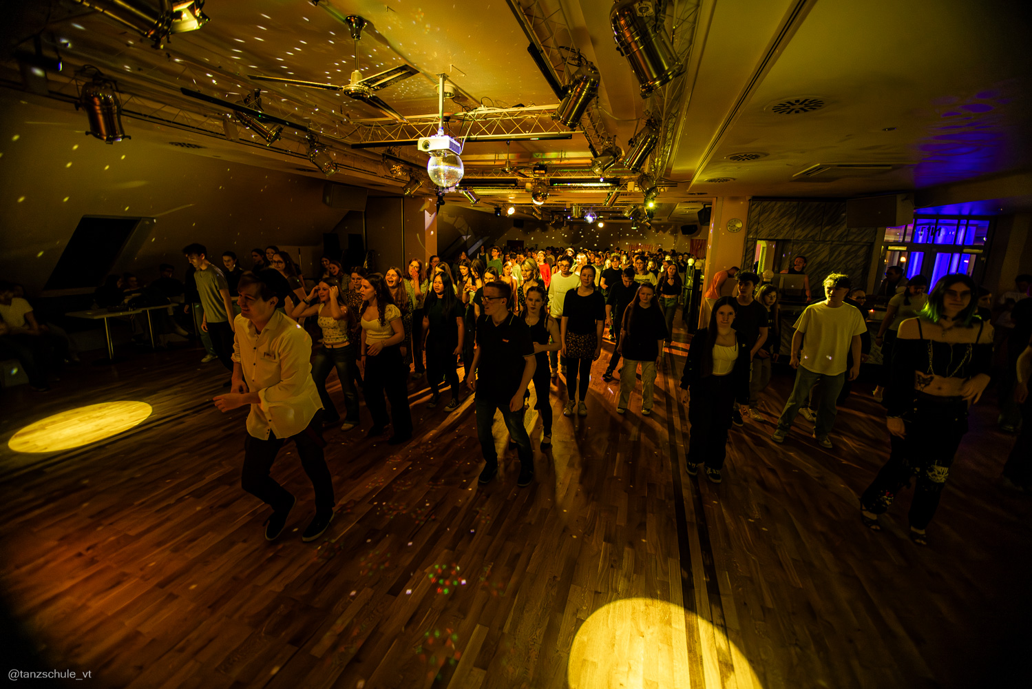 20240420 Huckepack Tanzparty 3357